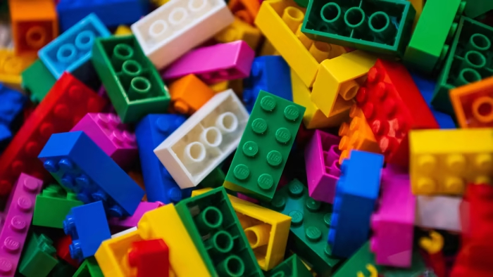 Компания Lego отказалась от деталей из переработанных бутылок⁠⁠ - фото 1