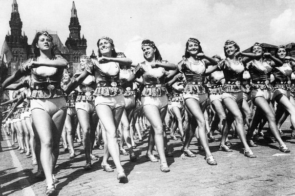 Физкультурницы из Азербайджана 1945 год - фото 1