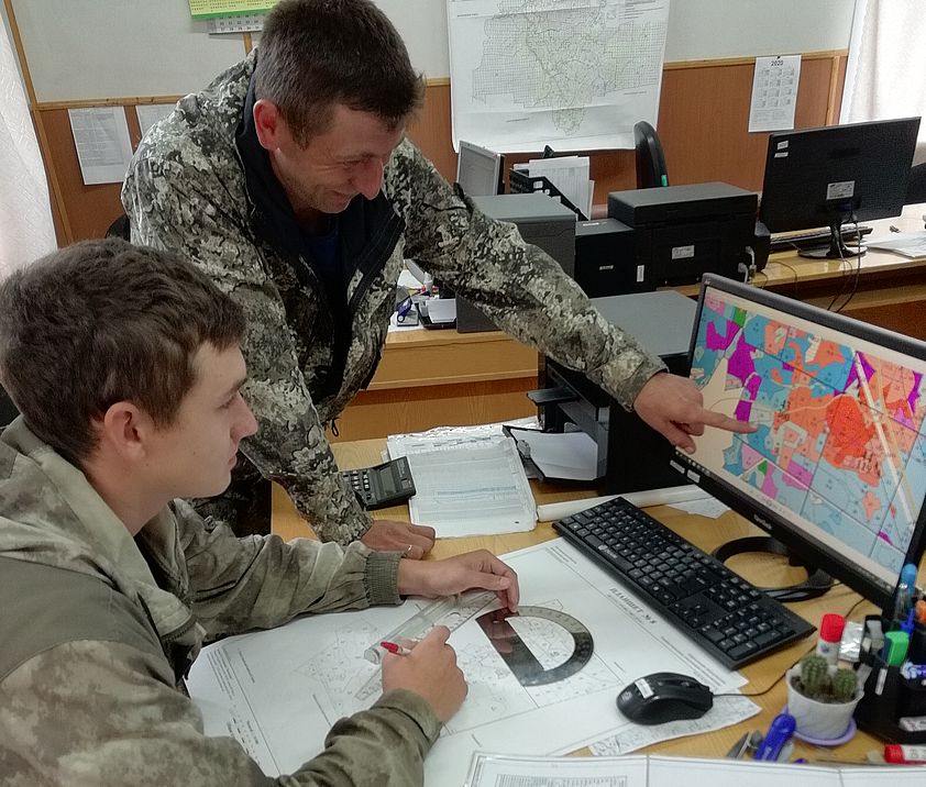 Студенты техникумов проходят производственную практику в Шарьинском лесничестве Костромской области - фото 1